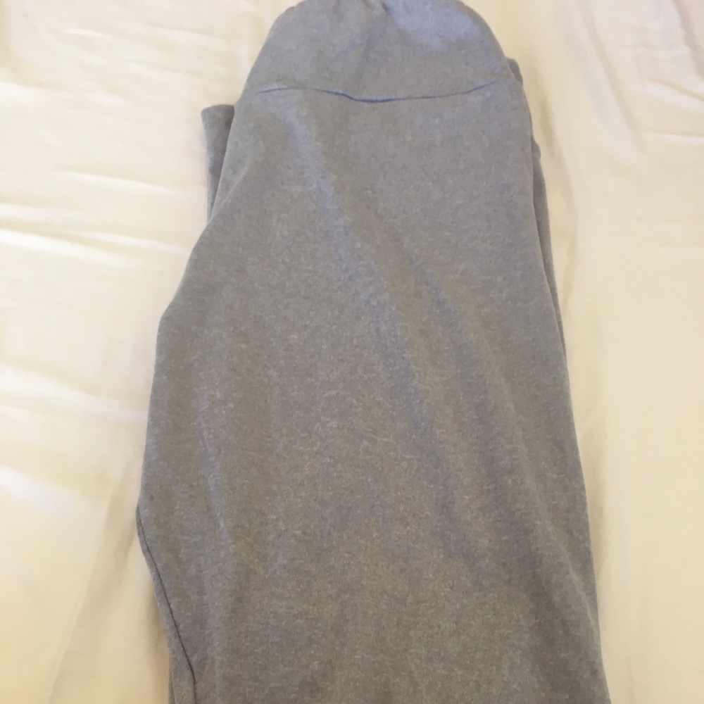 Lularoe OS gray leggings